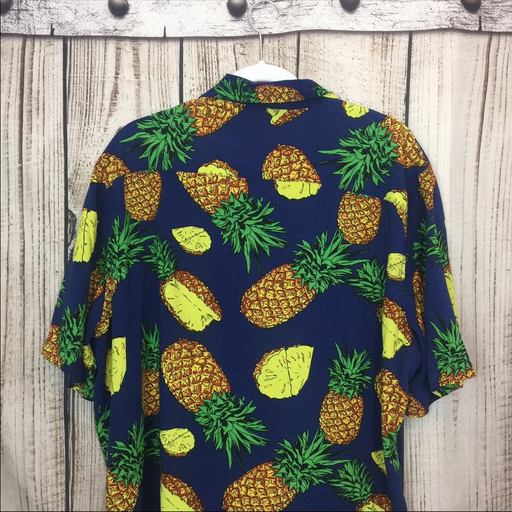 Me s 28 Palms Pineapple Hawaiian Shirt - Picture 7 of 8